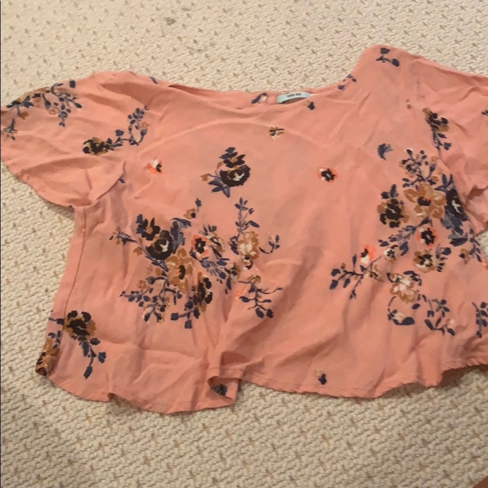 UO flow top with floral pattern